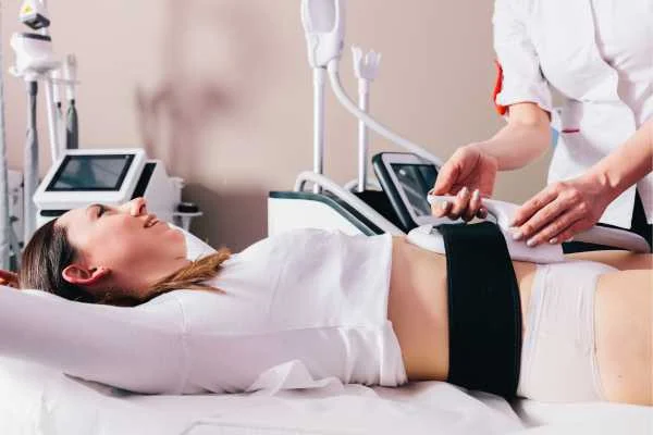 woman having body sculpting to help improve her body image and her mental health Newark-on-Trent